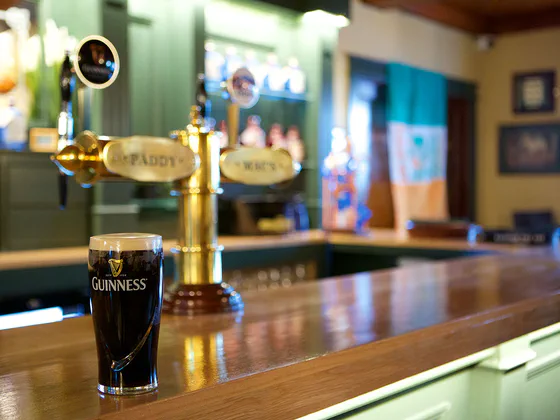 Paddymacspub bar 06
